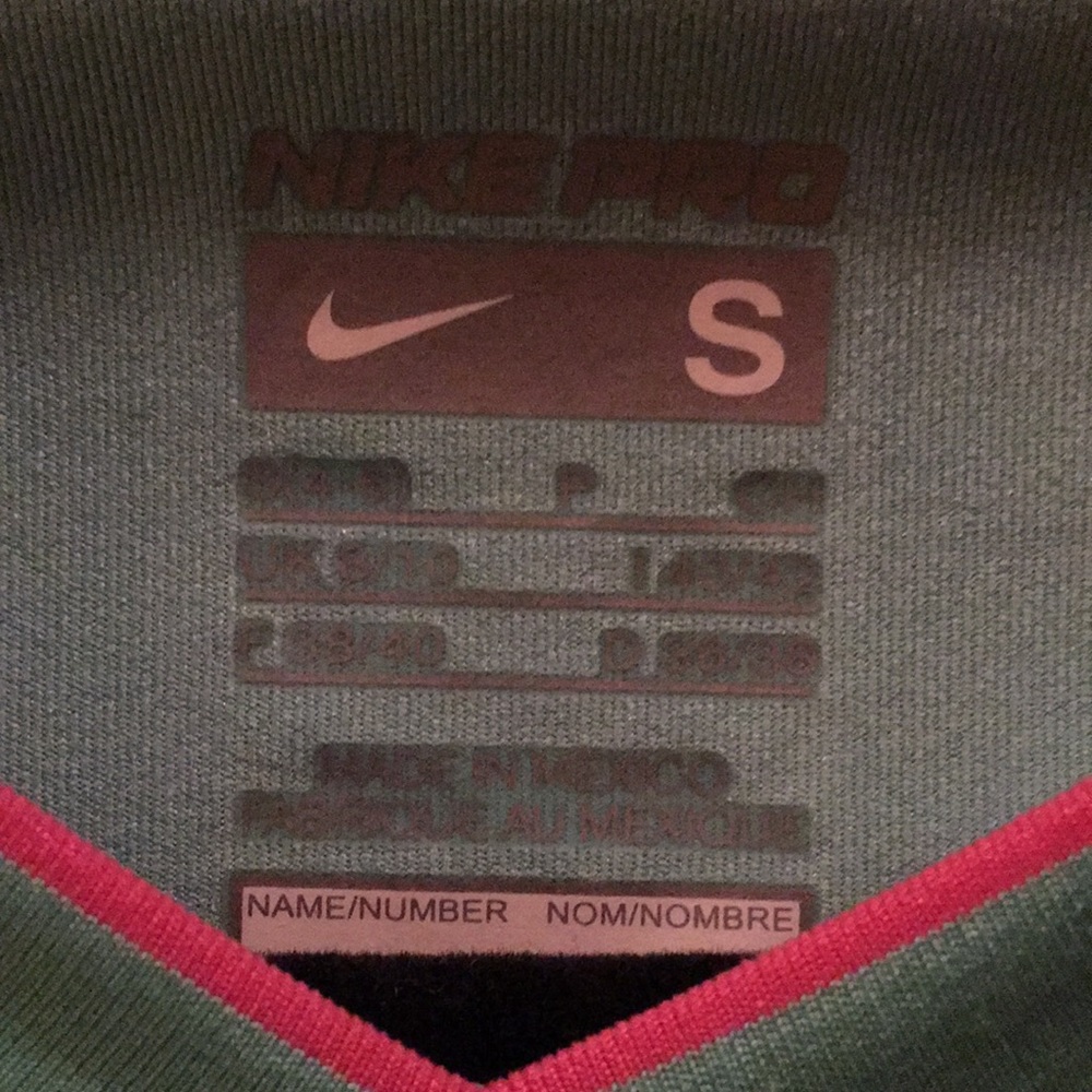 Nike Tee - Picture 2 of 8